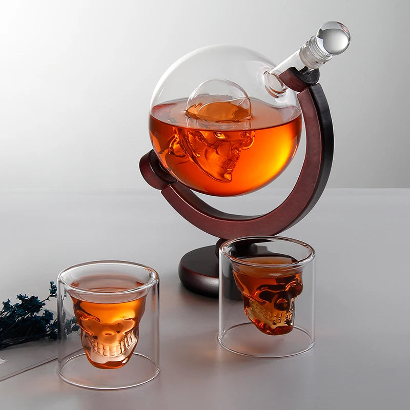 Skull Whiskey Decanter - Glass Globe - Corletaria