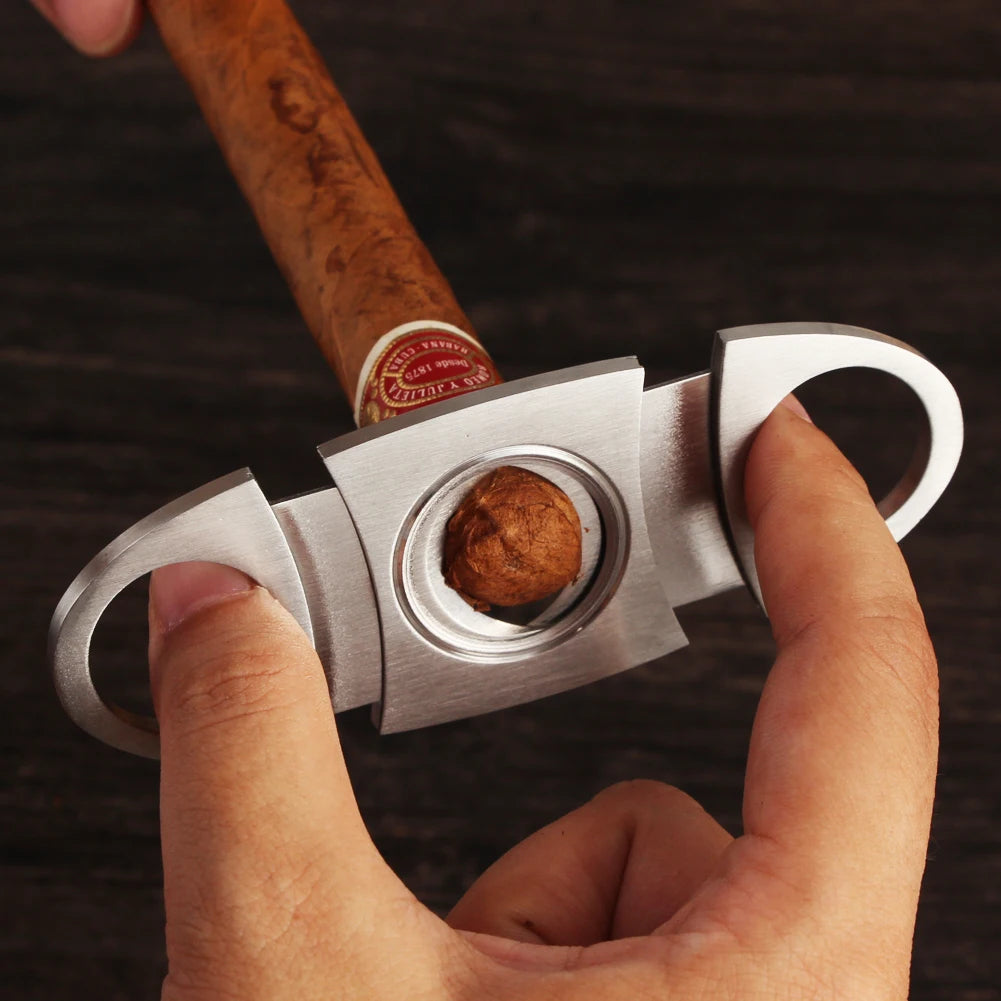 Dimensions of jet torch lighter and 23mm guillotine cutter — gift set layout.