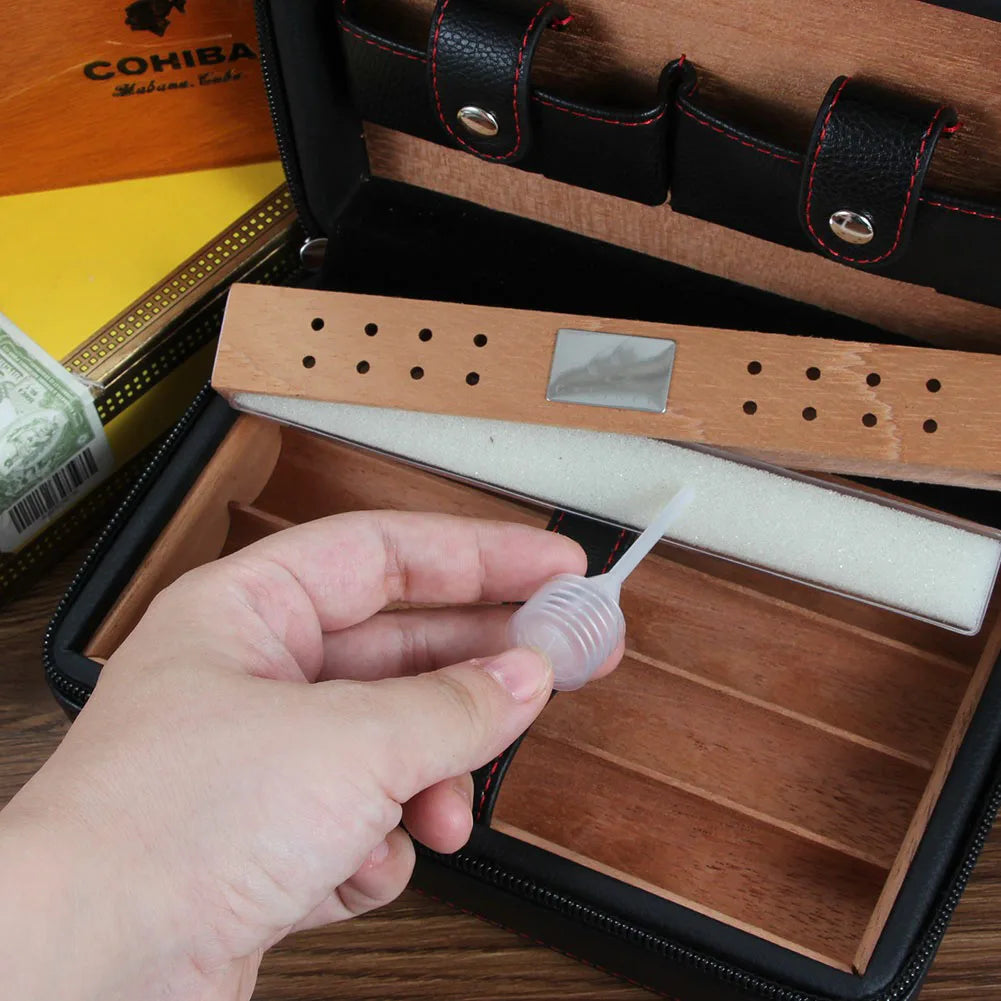 Travel Cigar Humidor – Leather Cedar-Lined 4-Cigar Case Set with Torch Lighter & Cutter – Corletaria