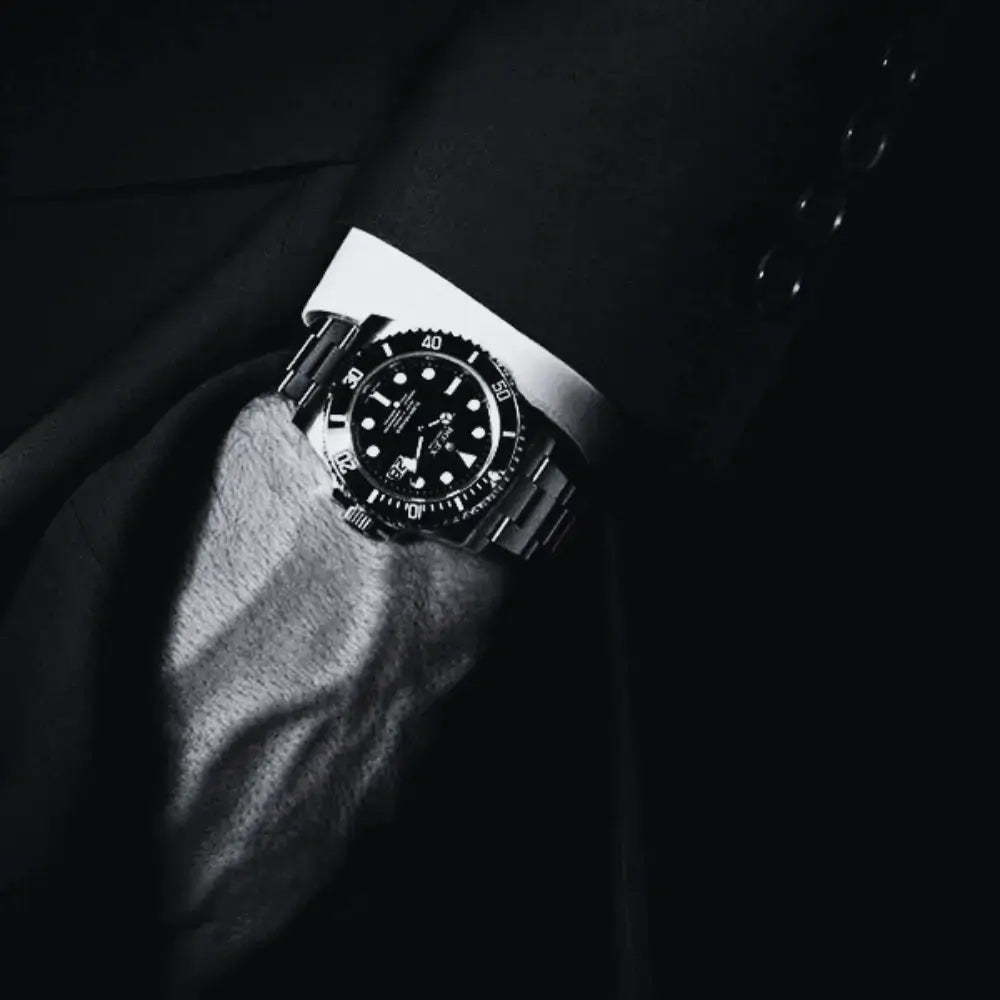 Desk and wall clocks with restrained design – purposeful timekeeping