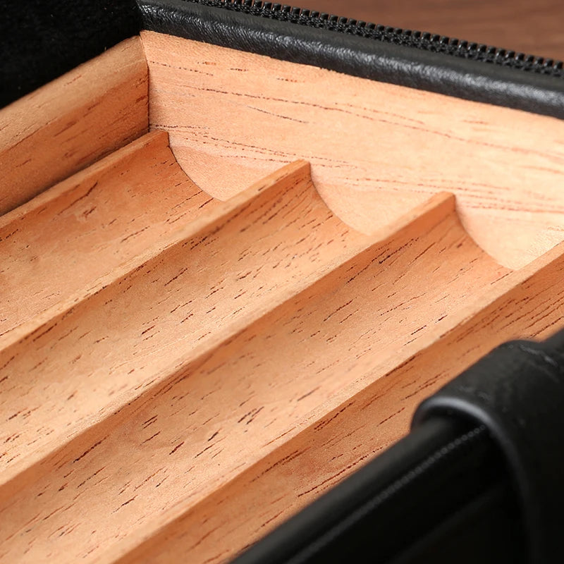 Leather Travel Cigar Humidor - Spanish Cedar Interior - Corletaria