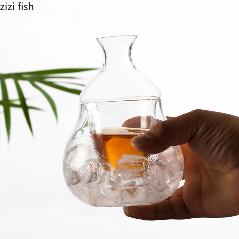 pear shaped glass wine decanter dimensions 16.5 cm high and 11 cm wide